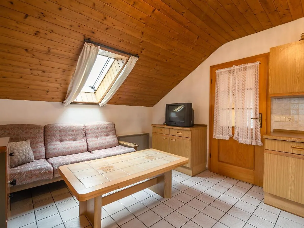 Delightful Holiday Home With Terrace 翁特拉梅尔高 0*,